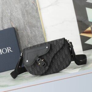 Classic DIOR Bag: A Stylish and Versatile Choice for Elegance
